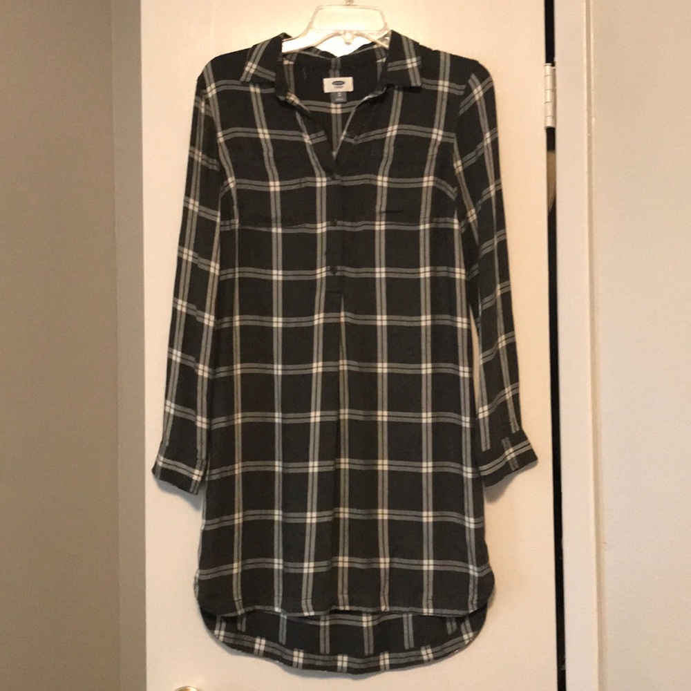 Charcoal grey and white plaid long sleeve dress